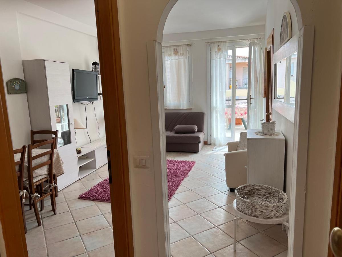 Santa Margherita Di Pula Apartment Exterior foto